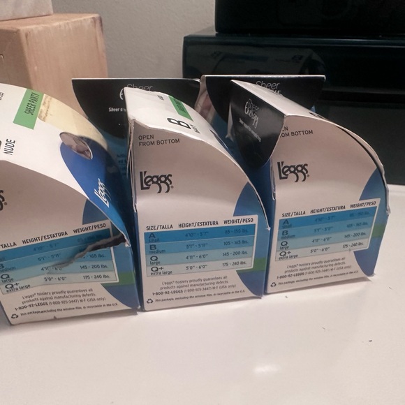 L'eggs Sheer Energy Pantyhose Collection - Black, Navy, Sheer - Picture 4 of 7